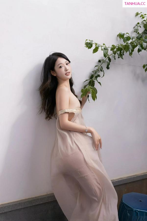 唐安琪  [XiuRen]高清写真图 2025.08.04 No.10619 唐安琪 浅色薄纱第8张图片